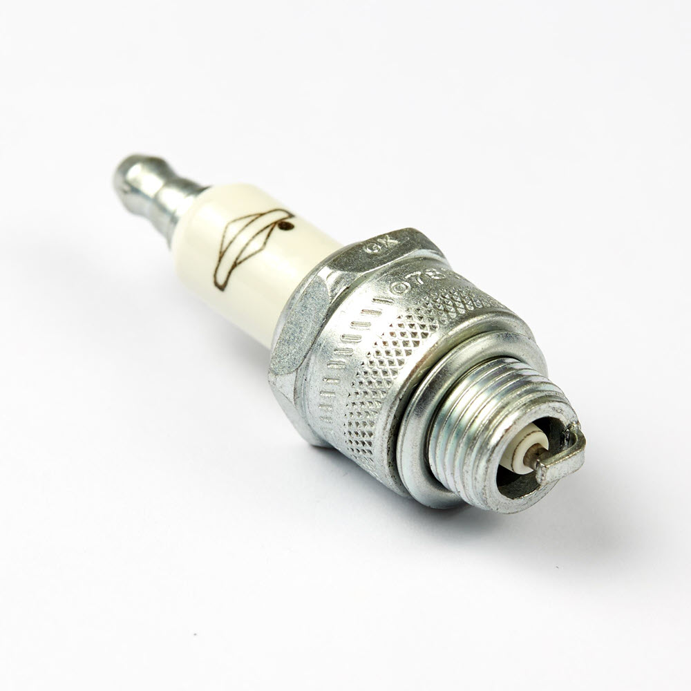 Briggs and Stratton Spark Plug Replacement L -Head Walk