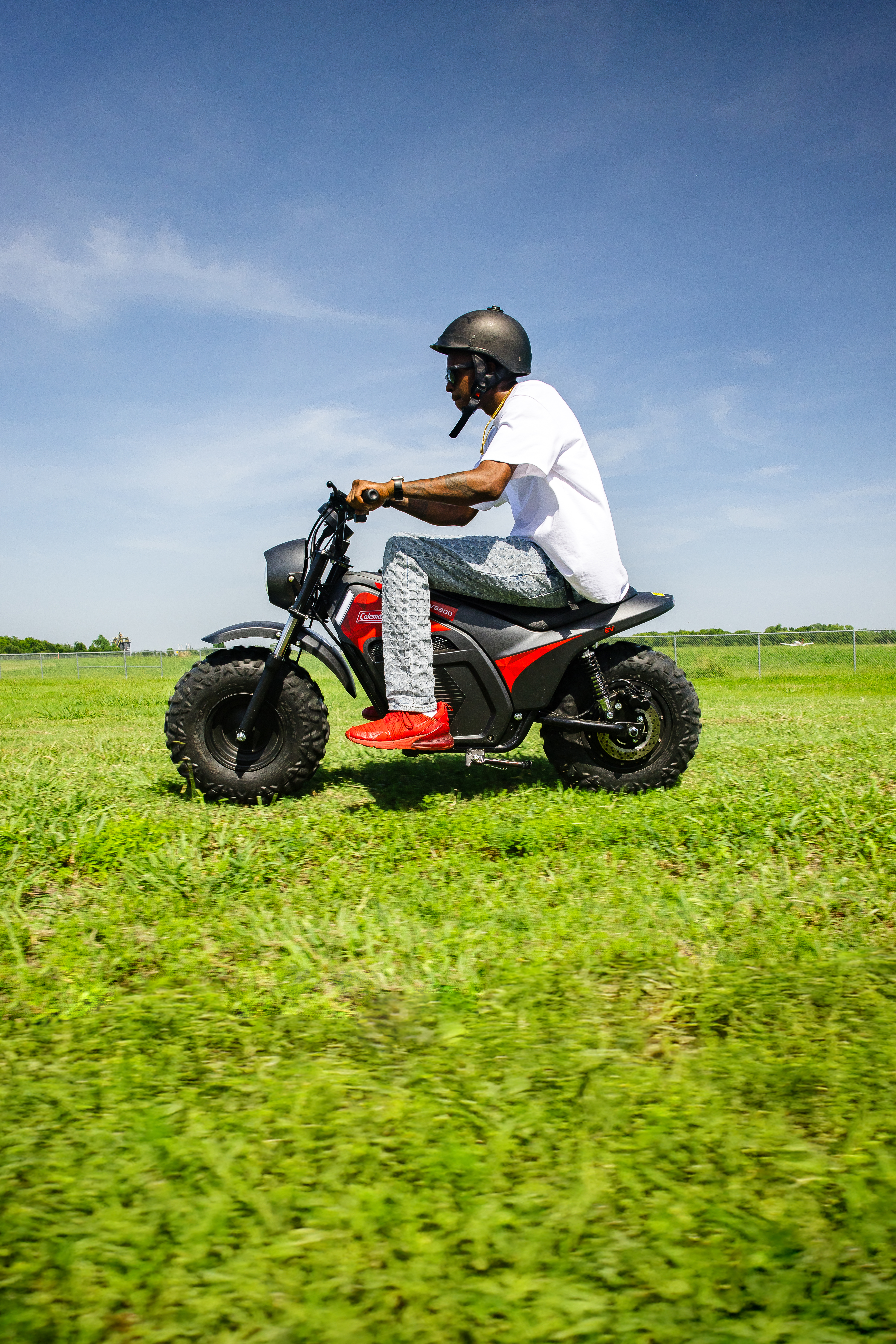 installing center communication device into a scorpion x 900 helmet Easy Bluetooth Installation Guide for Motorcycle Helmets